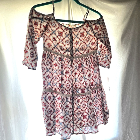 Cute Cold Shoulder Dress NWT - Picture 1 of 8